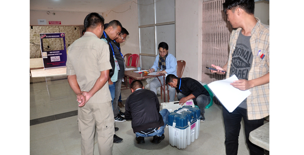 Distribution of EVMs to polling personnel at DC office complex, Mokokchung on 18 April 2024. (Photo: DPRO Mokokchung)