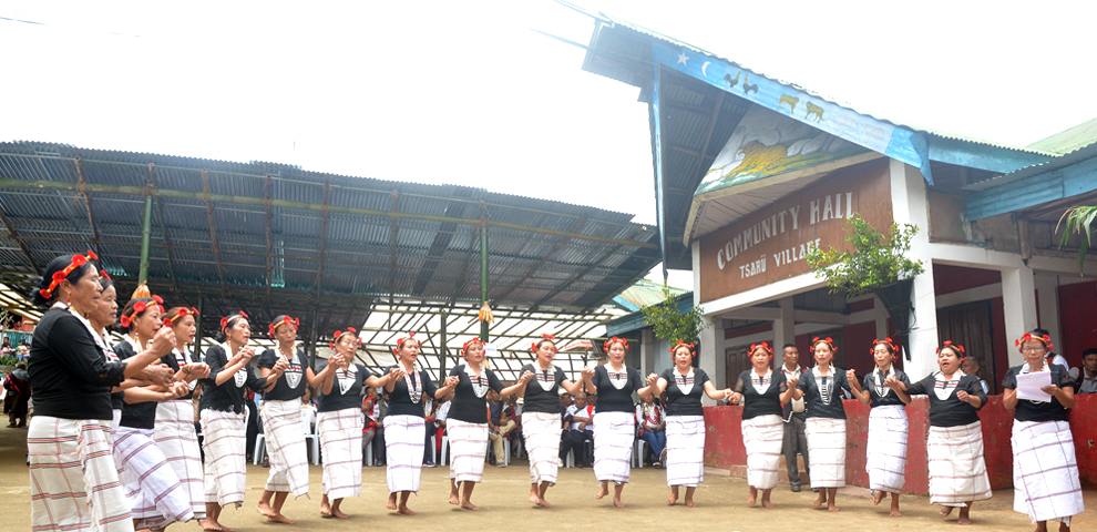 Chare women dance