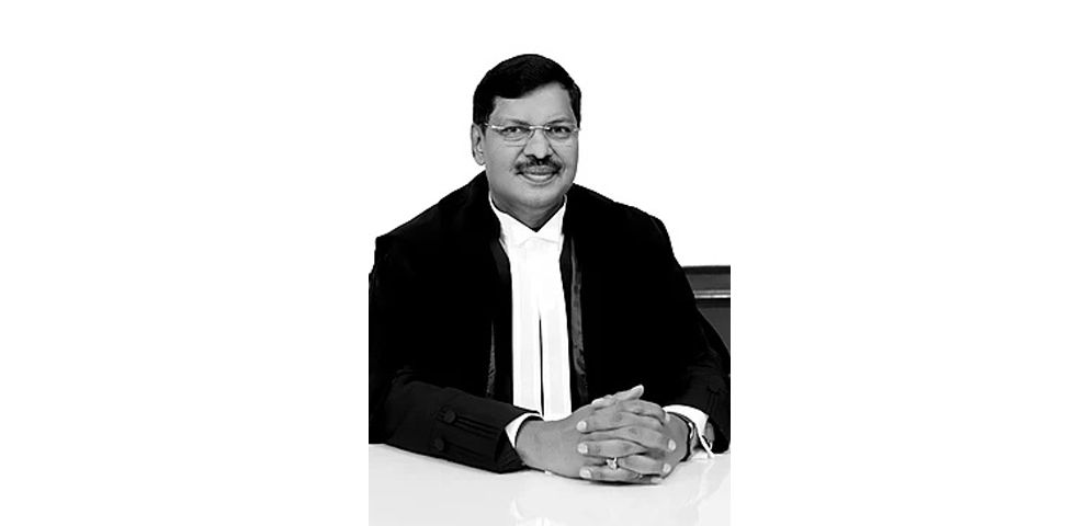 BR Gavai Elderly man throws shoe at CJI in Supreme Court, taken into custody