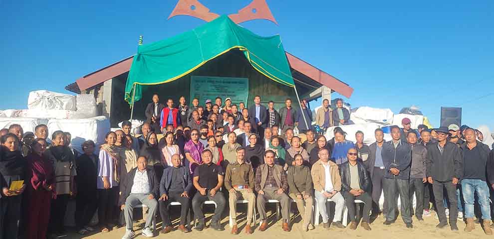 Minister Kenye distributes tools to four VDVK at Chizami