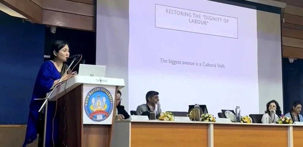 Jubilee Memorial College faculty presents paper at International RGU seminar