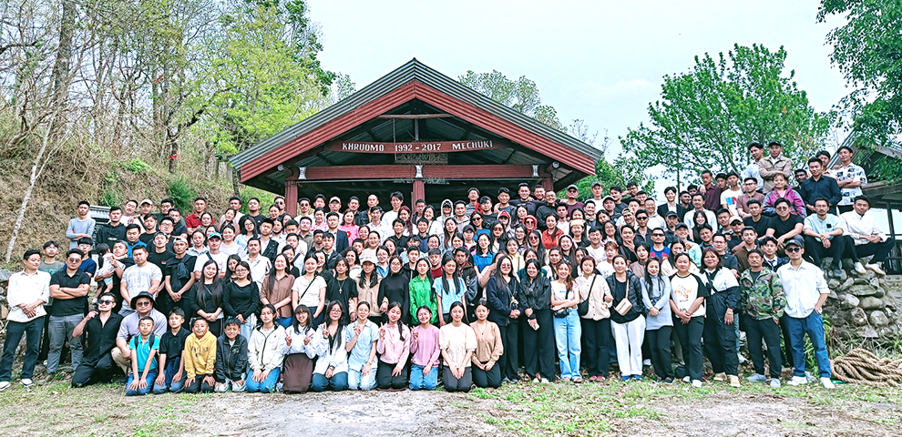 Fr. Mathew urges faithful to persevere with hope on Easter