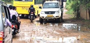 Students seek CM’s intervention over ‘deplorable’ road to St Joseph University