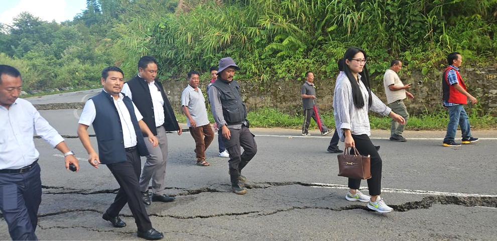 Advisor Tongpang visits landslide hit areas under Chuchuyimlang NH-2 diversion proposed