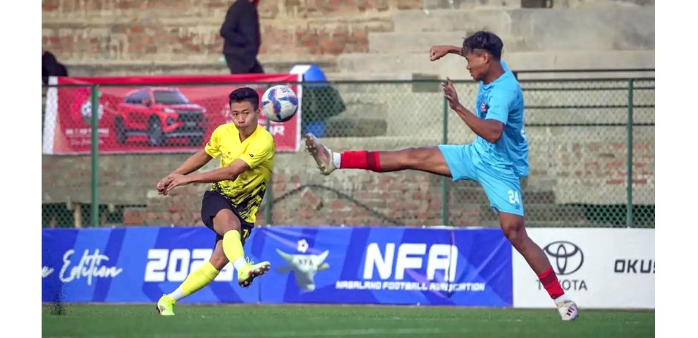 Chümoukedima’s Gangchui and Phek’s Vaoprayi contest for possession during their Group D match